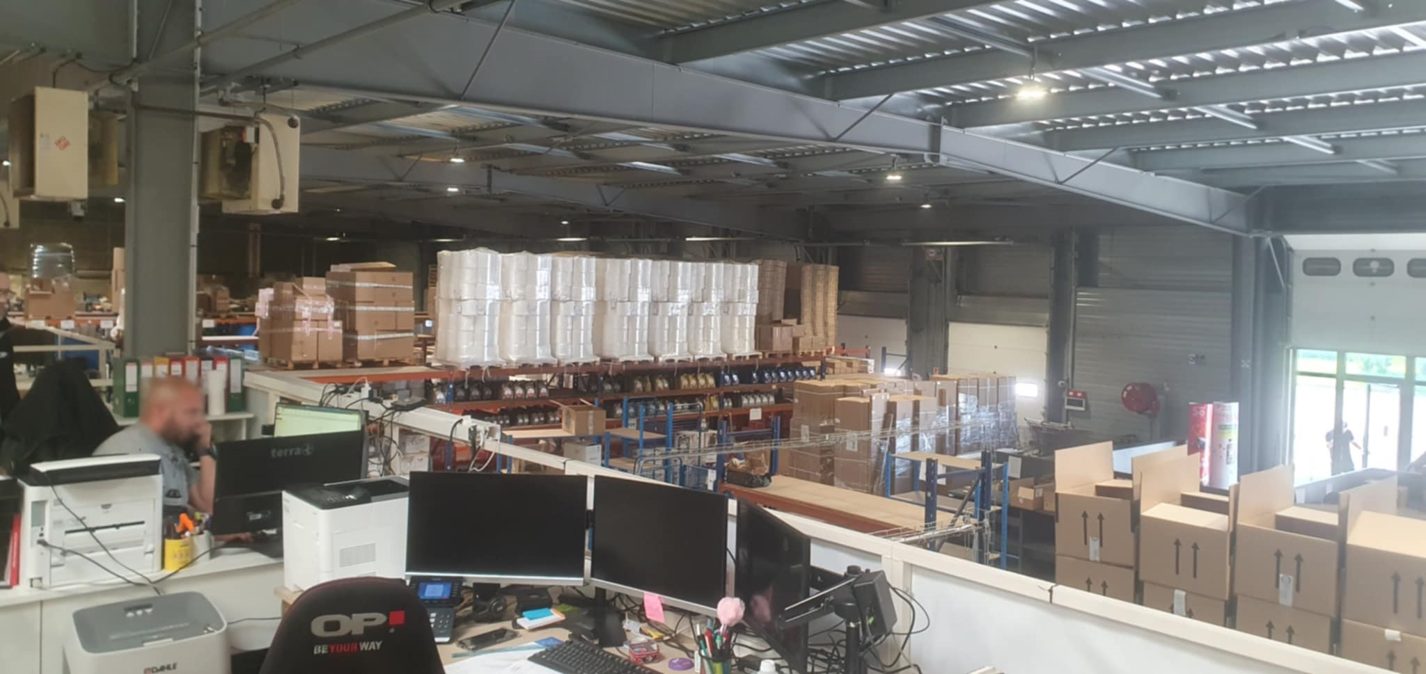 CENTRAL DÉPOT — PC TERRA (Photo 3)